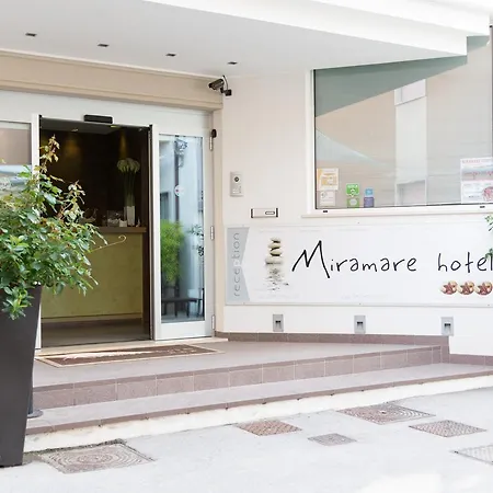 Miramare Dipendenza ピネート