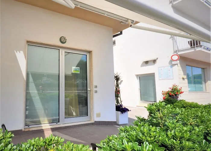 Miramare Dipendenza * Pineto