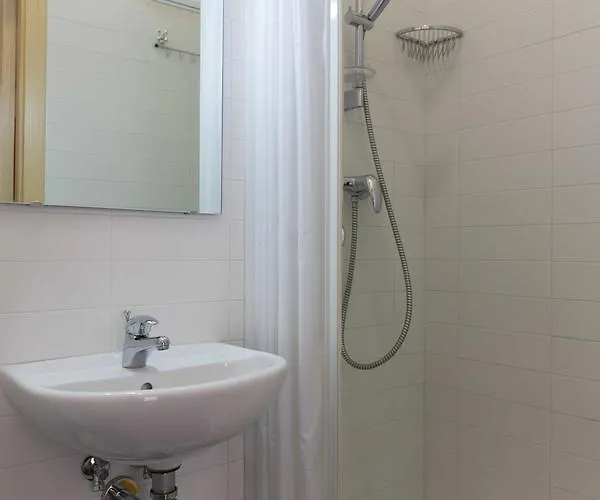 Miramare Dipendenza Szálloda *